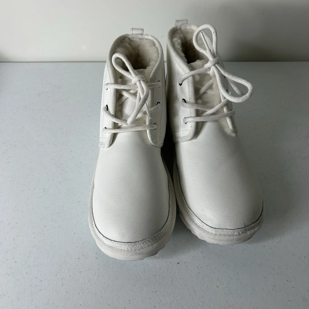 UGG Neumel Chukka Ankle Boots Men's 6 Womens 7.5 White Leather 1133777